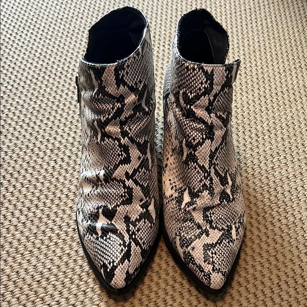 Seychelles Snakeskin Ankle Boots, size 8.5